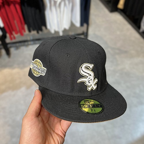 کلاه کپ فیت بک نیو ارا (NEW ERA SOX) مشکی با جزییات سفید و زرد سایز (1/8)7 (56.8 CM)