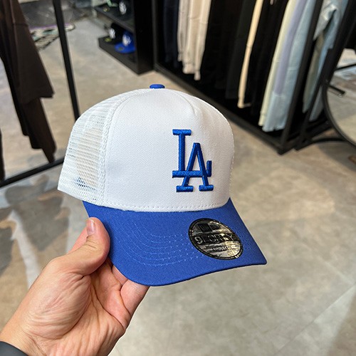 کلاه اسنپ بک پشت توری نیو ارا (NEWERA LA SNAPBACK) رنگ سفید آبی