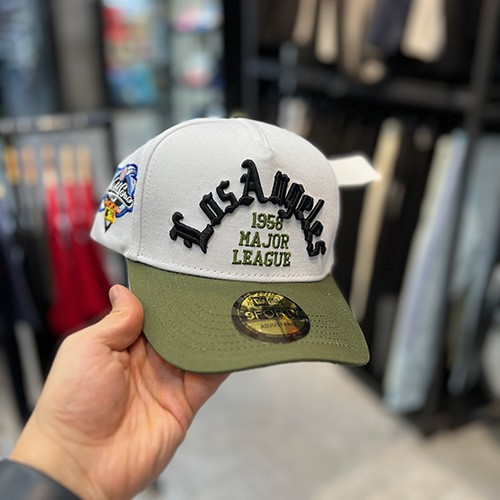 کلاه اسنپ بک نیو ارا (NEWERA LA SNAPBACK) رنگ سفید سبز